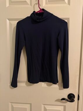Uniqlo heattech Women's Navy Turtleneck Long Sleeve Top